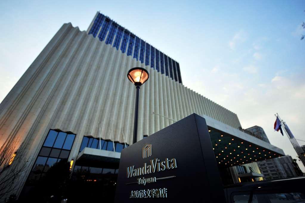 Отель Wanda Vista Taiyuan Экстерьер фото