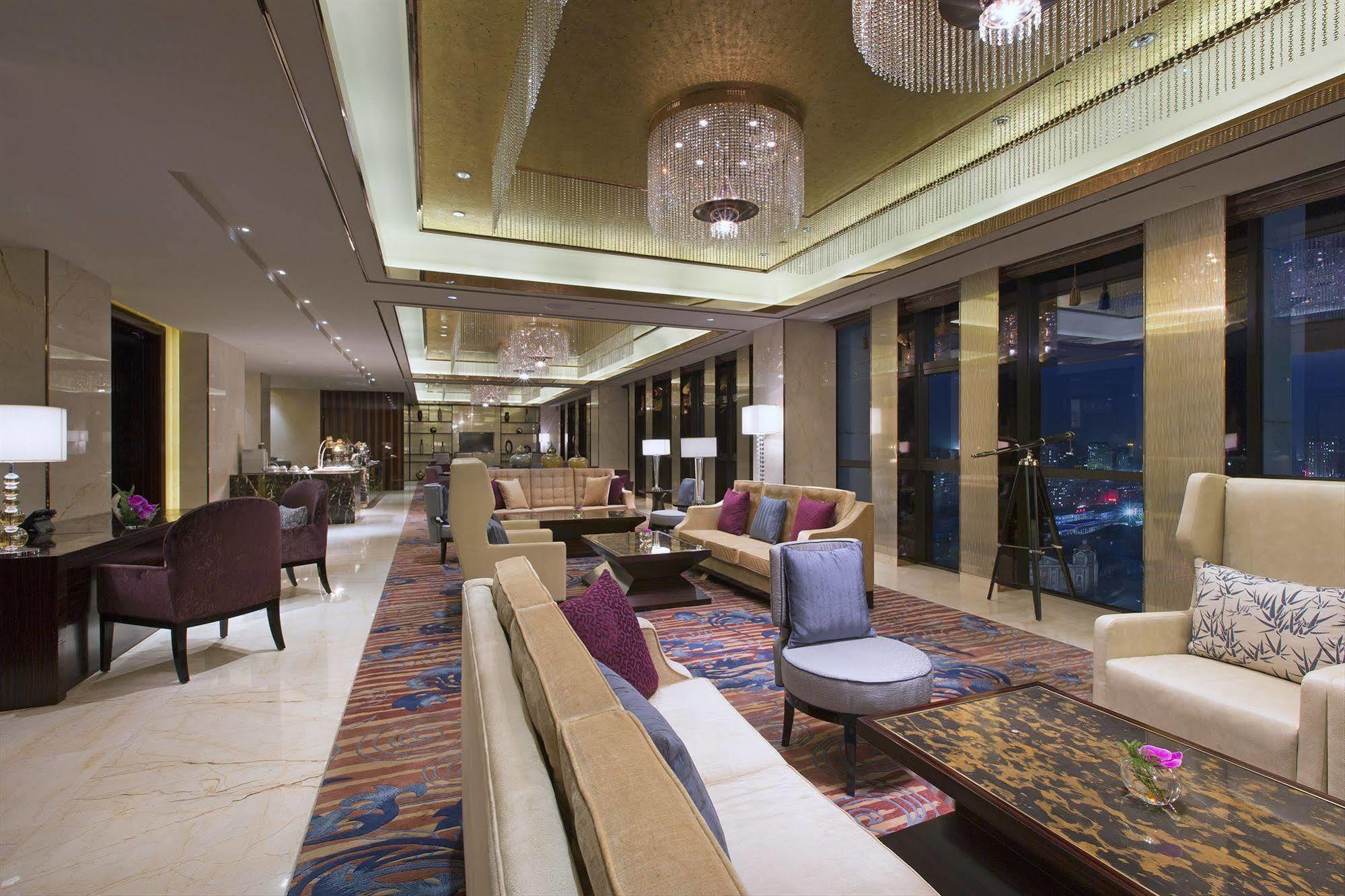 Отель Wanda Vista Taiyuan Экстерьер фото